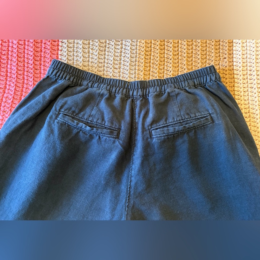 L.L. Bean Black Classic Fit Women’s 100% Linen Straight Leg Ankle Pants - Picture 8 of 10